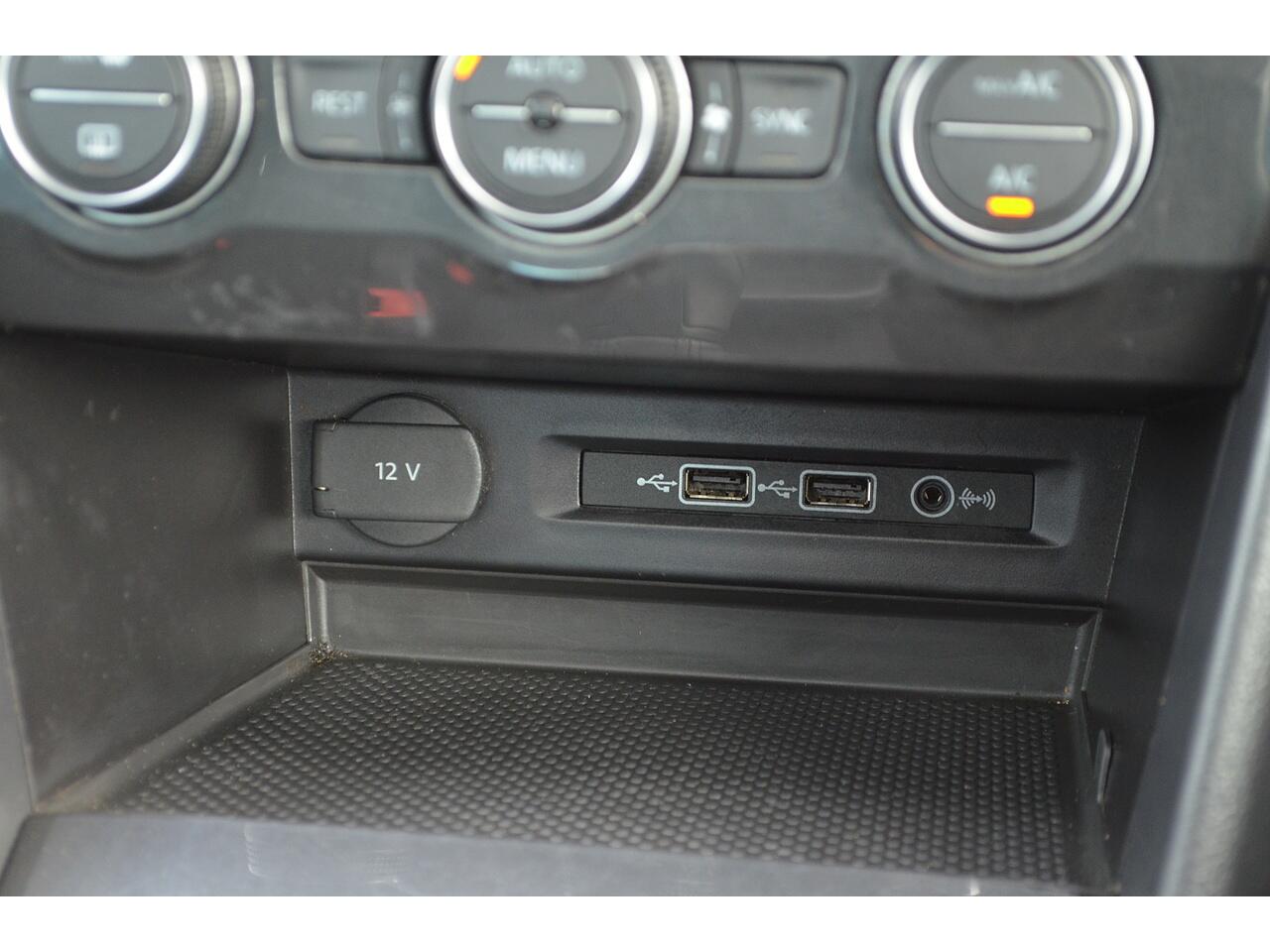 Volkswagen Tiguan view 19