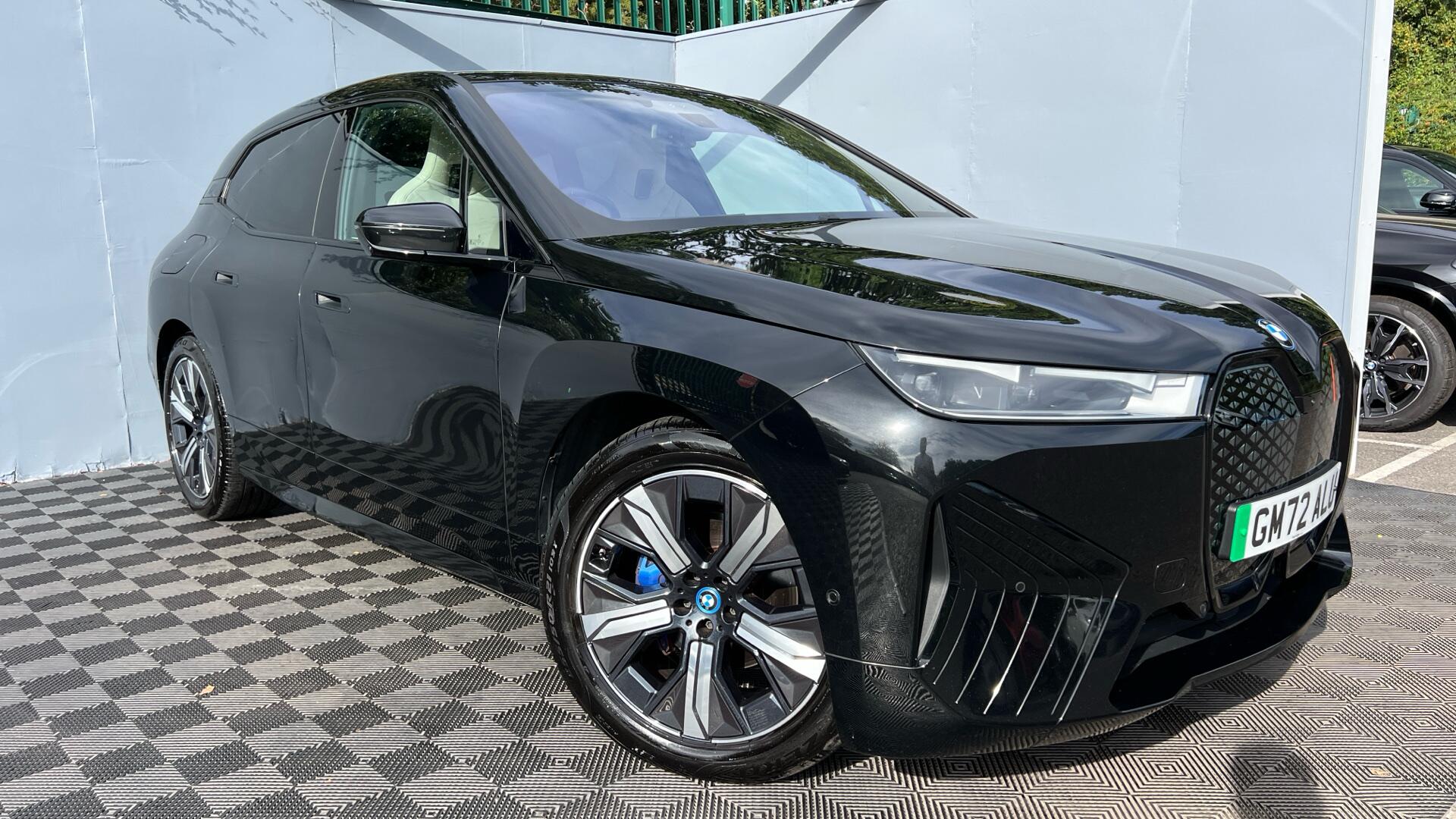 BMW Ix view 24