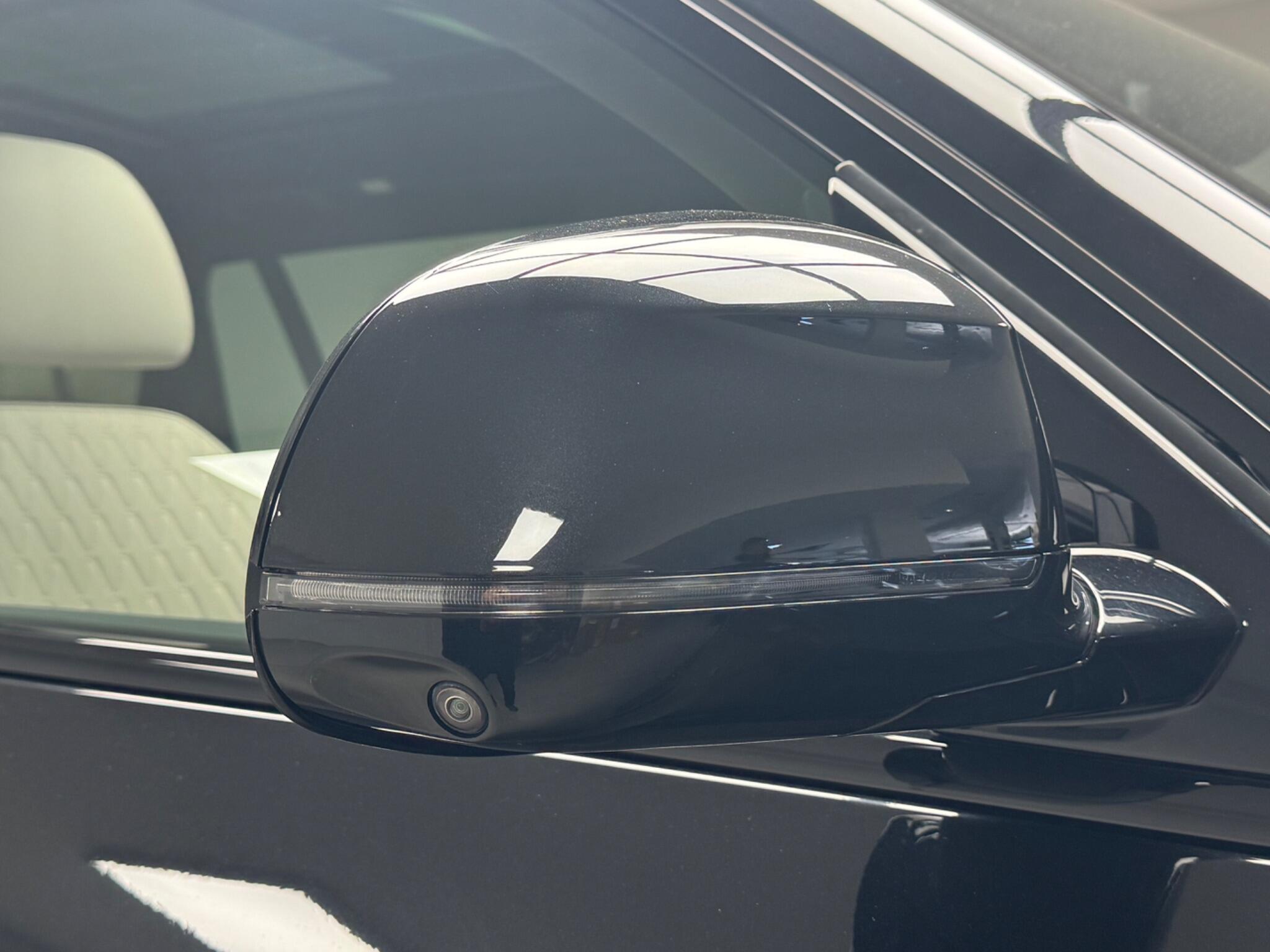 BMW X7 view 42