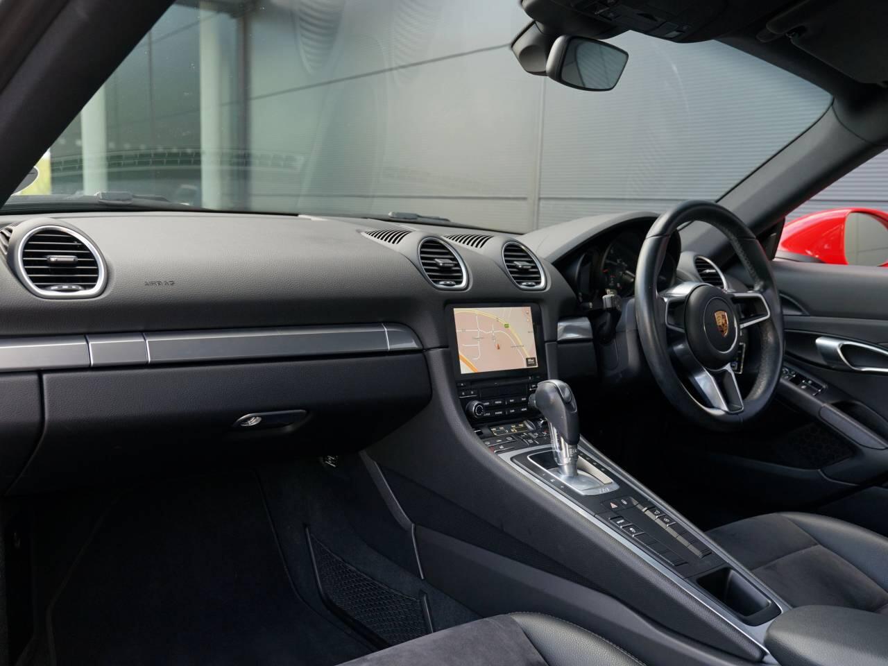 Porsche Cayman view 9