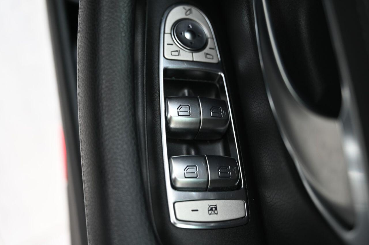 Mercedes-Benz E Class view 40