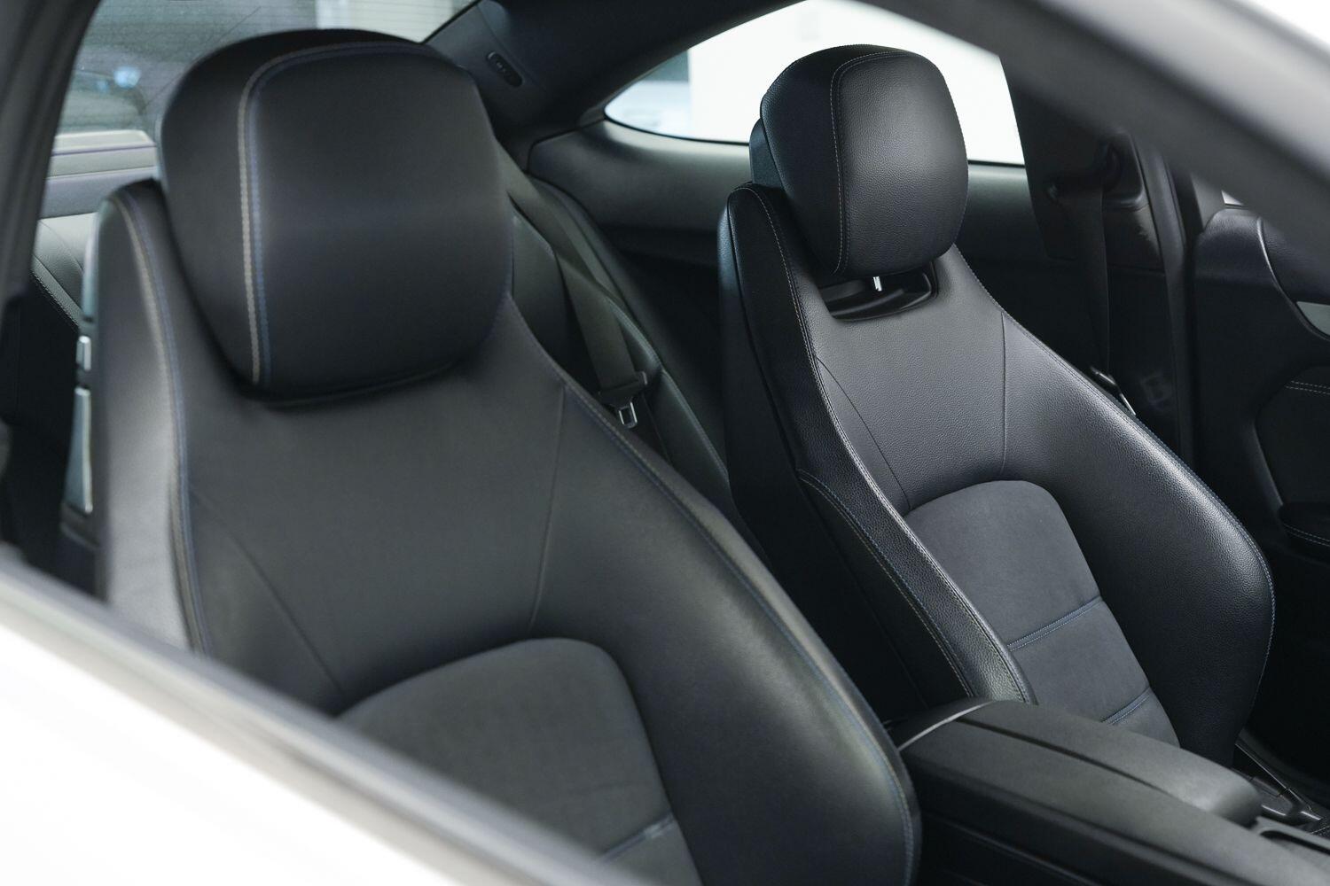 Mercedes-Benz C Class view 11