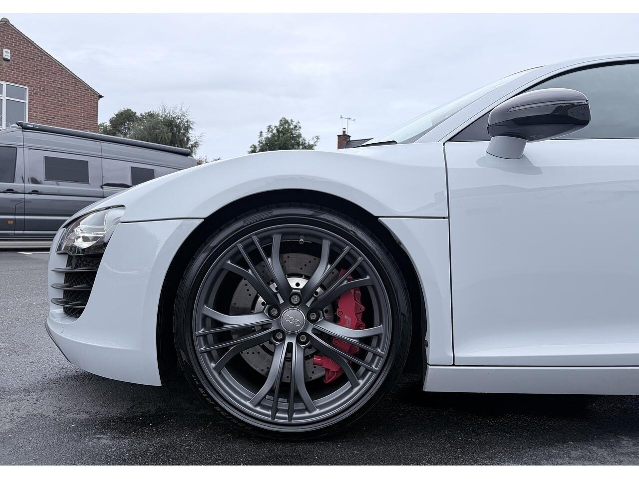 Audi R8 view 19