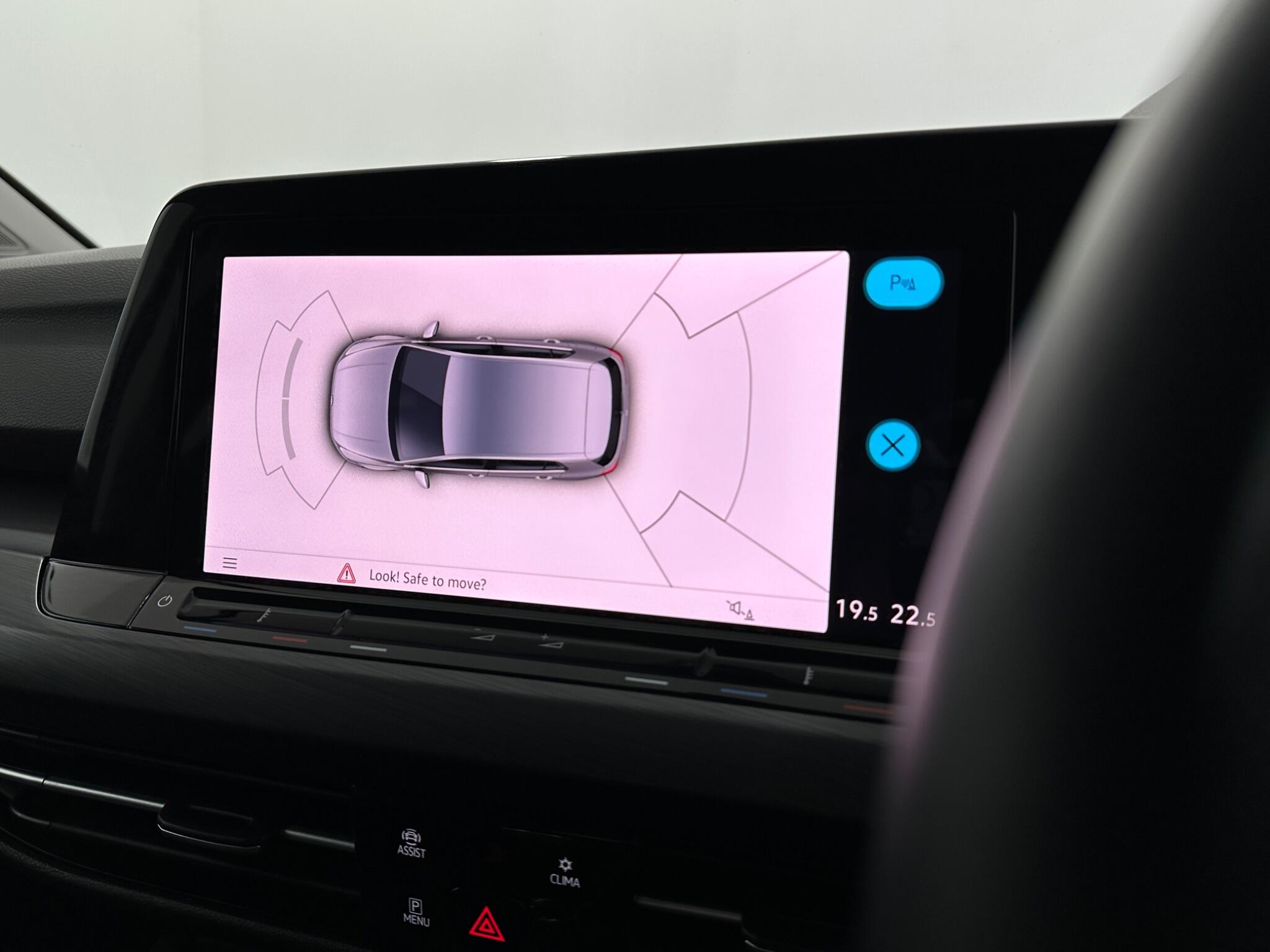 Volkswagen Golf view 23