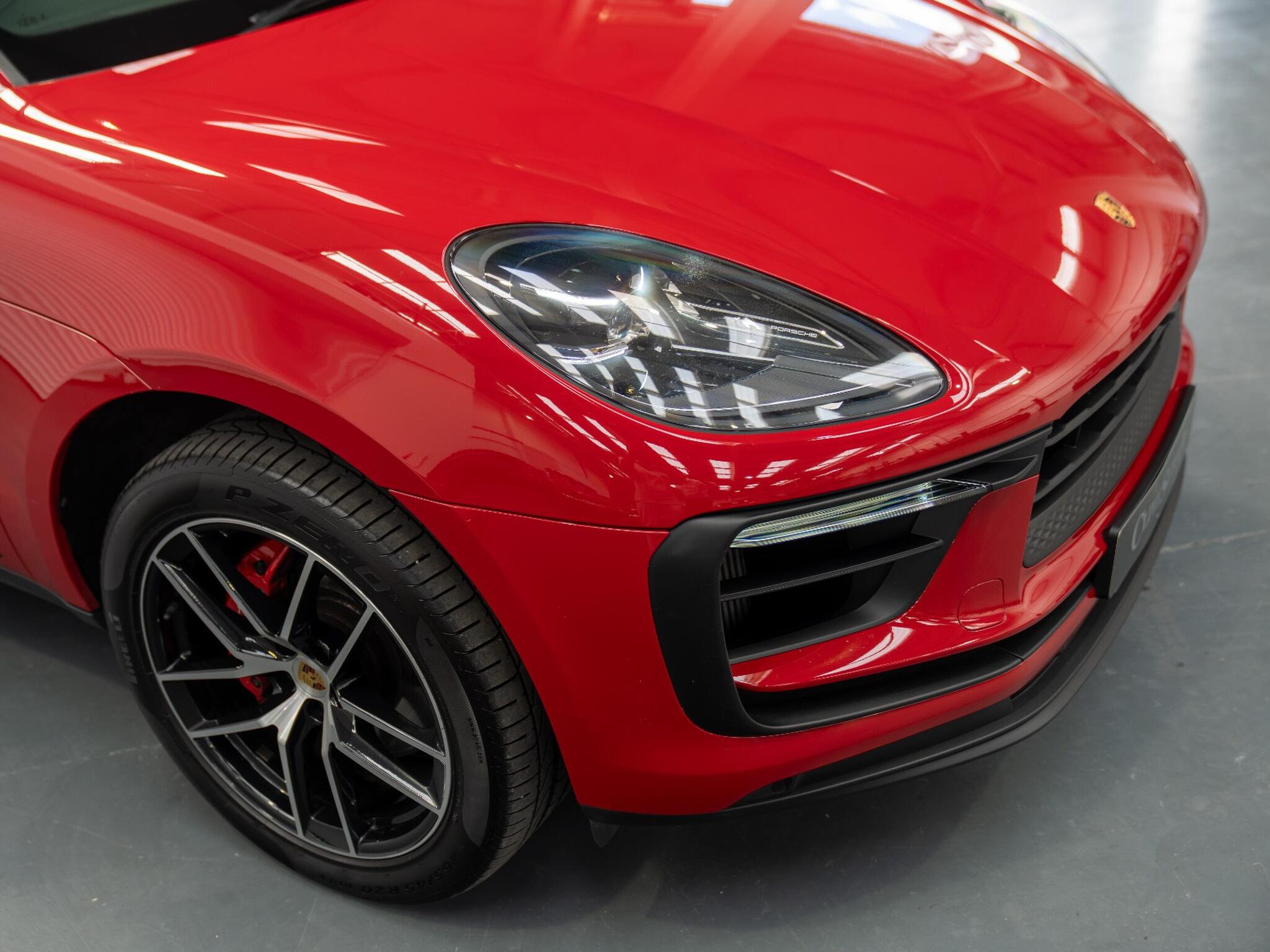 Porsche Macan view 4