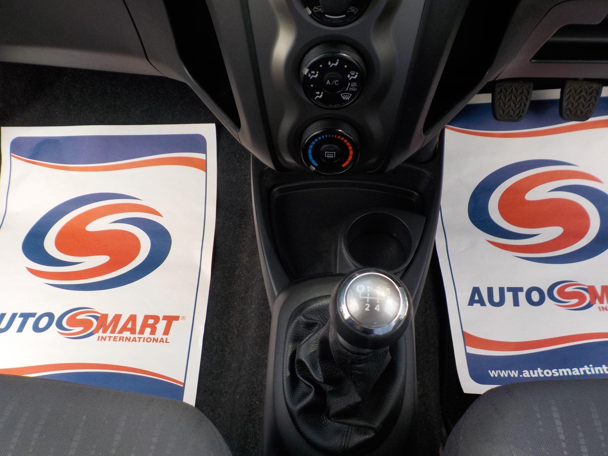 Toyota Yaris 1.33 Dual VVT-i TR Euro 4 (s/s) 5dr