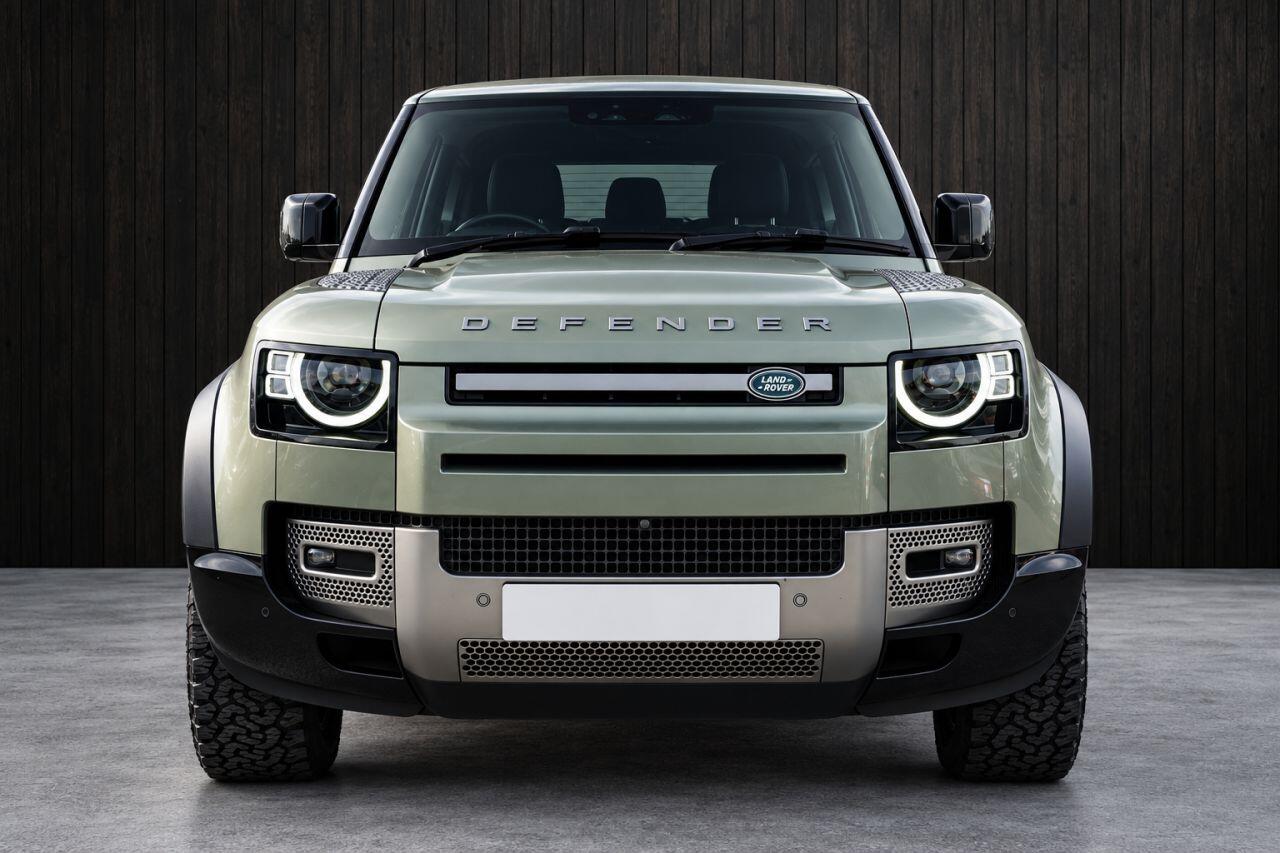Land Rover Defender view 11