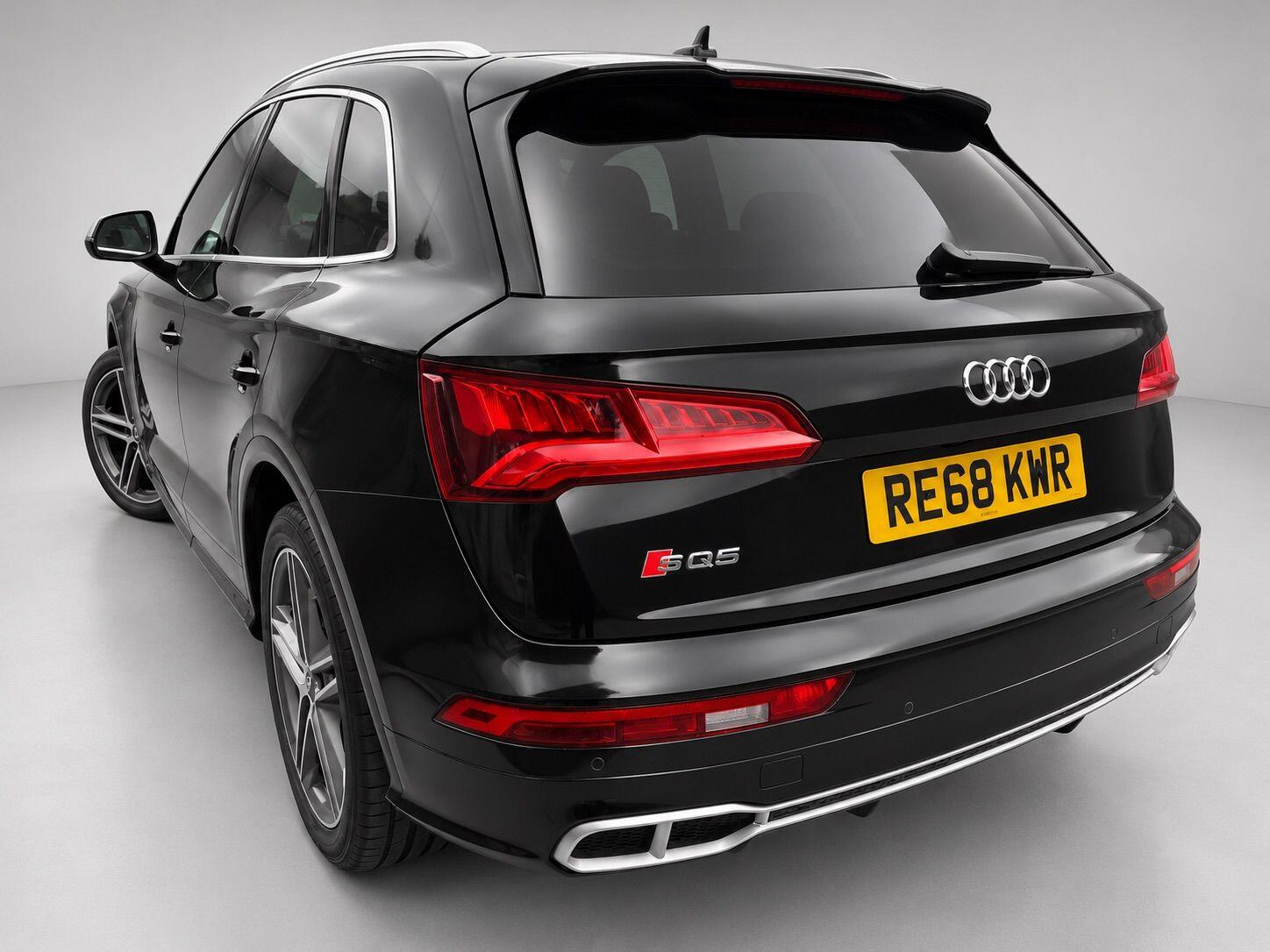 Audi SQ5 view 10