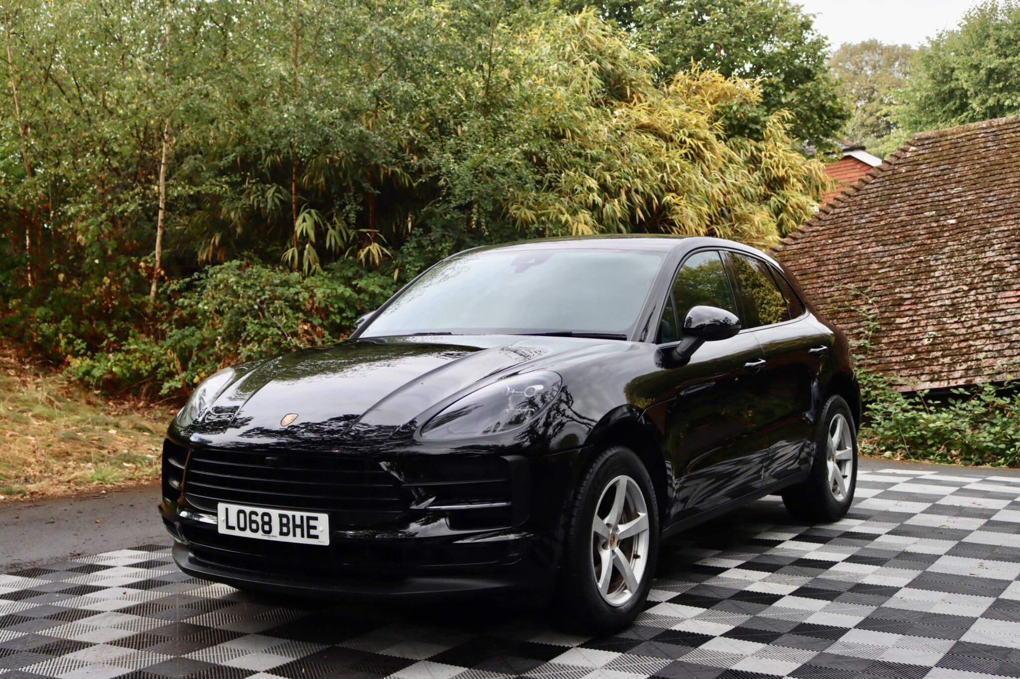 Porsche Macan view 18