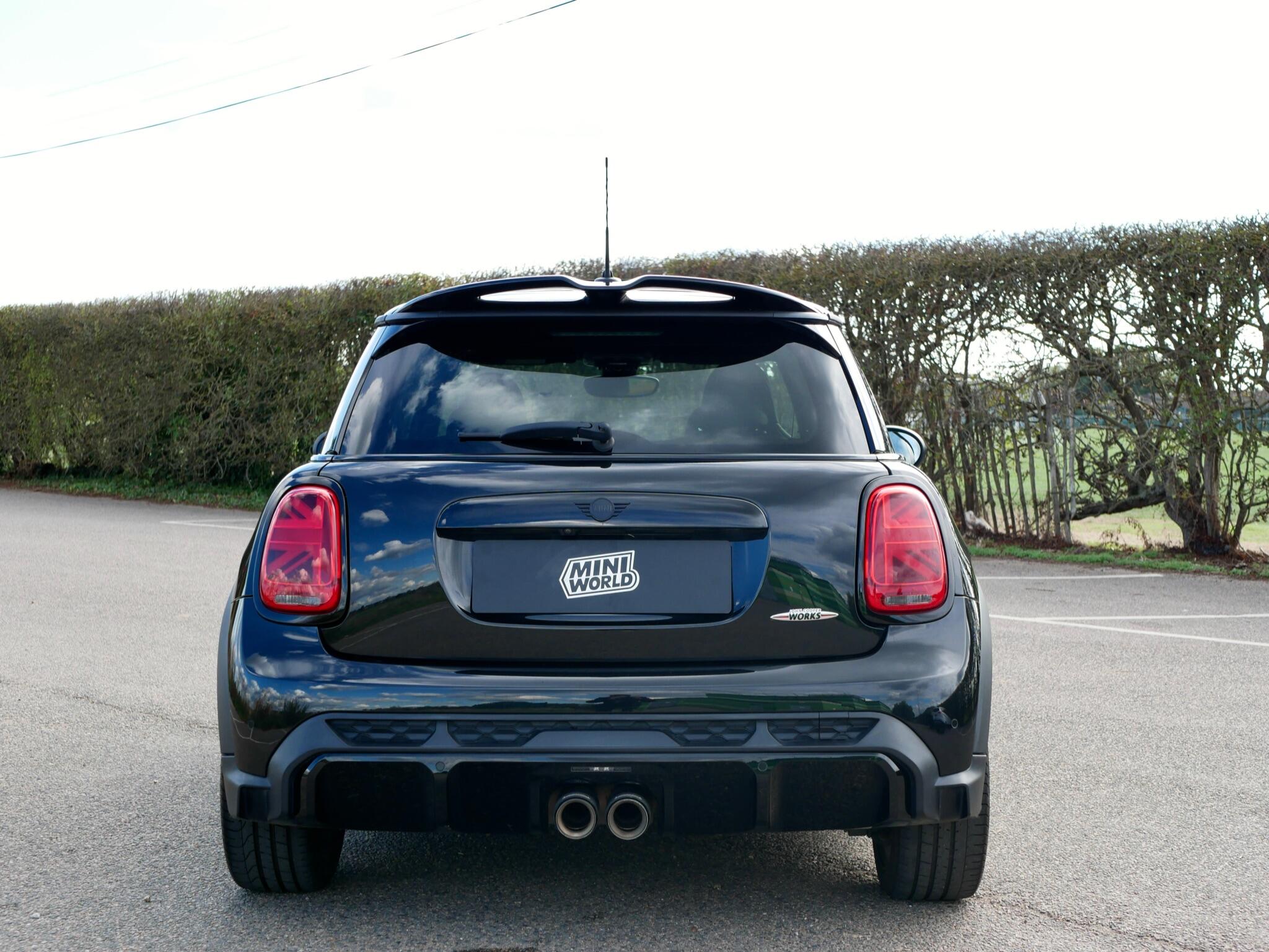 Mini Hatch view 6