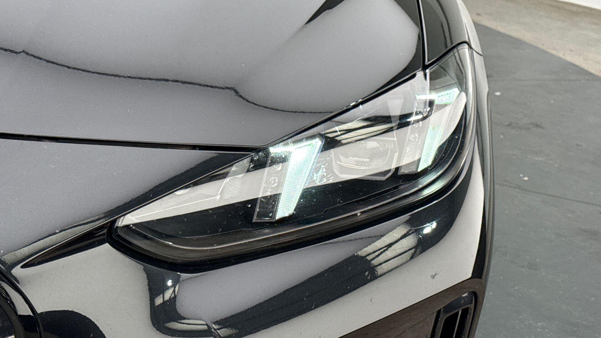 BMW I4 view 22