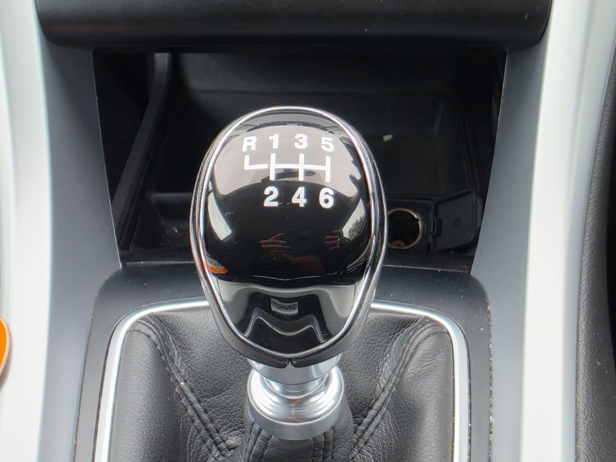 Ford Mondeo view 19