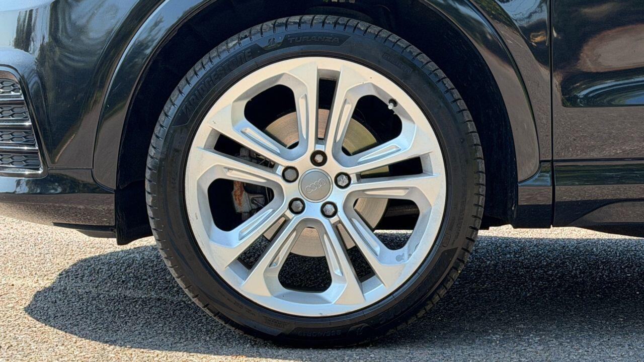 Audi Audi Q3 view 33