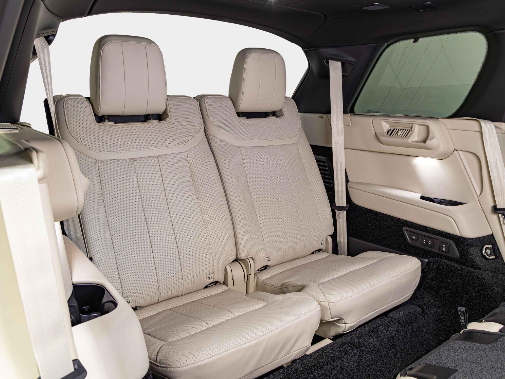 Land Rover Range Rover view 4