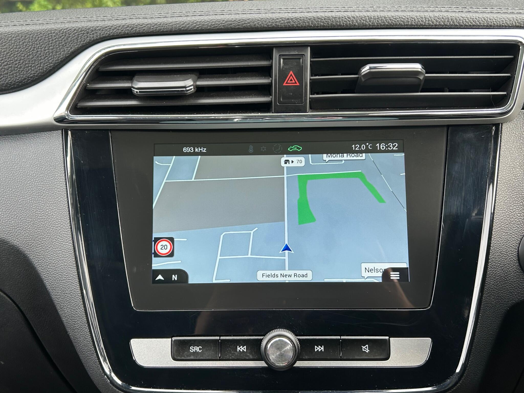 MG ZS view 47