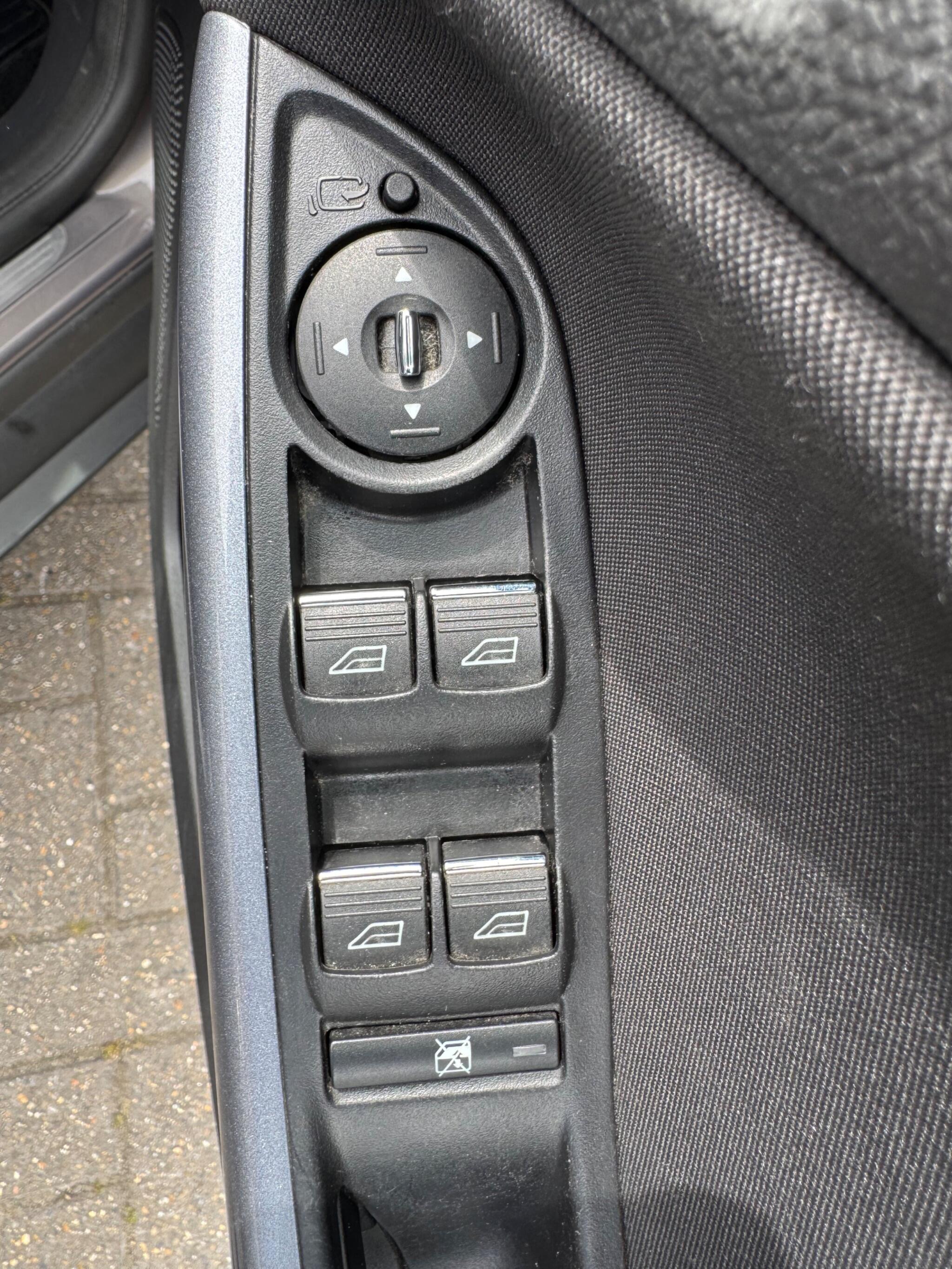 Ford Focus view 21