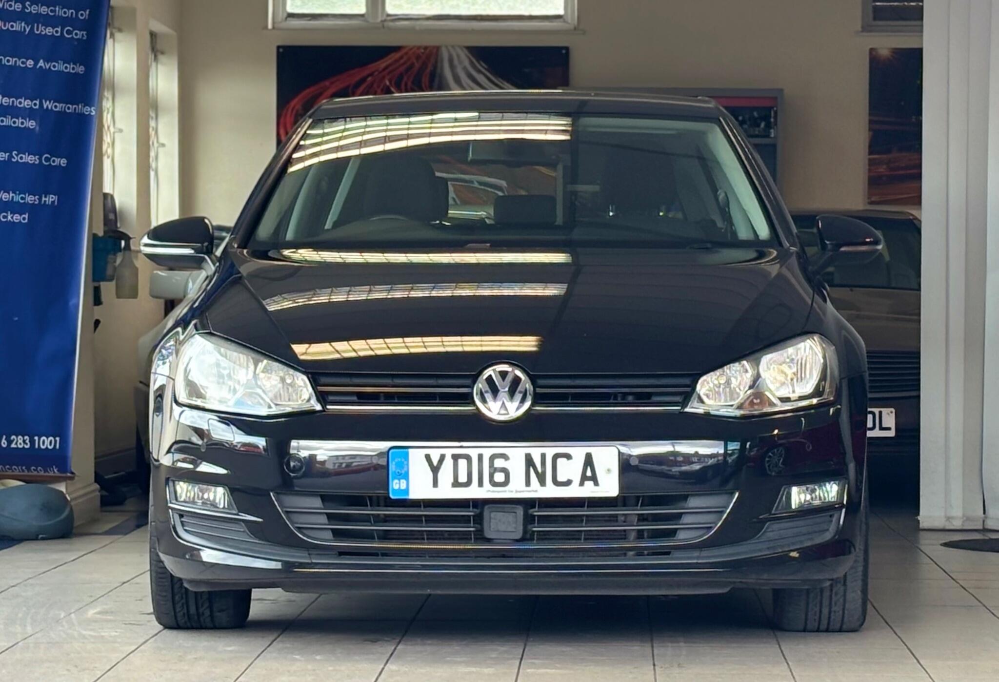 Volkswagen Golf view 2