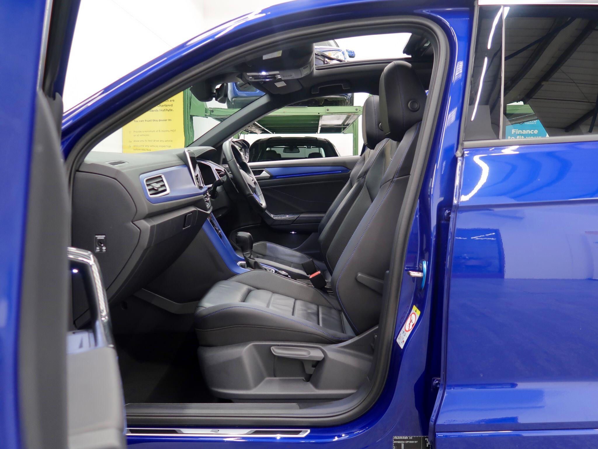 Volkswagen T-Roc view 37