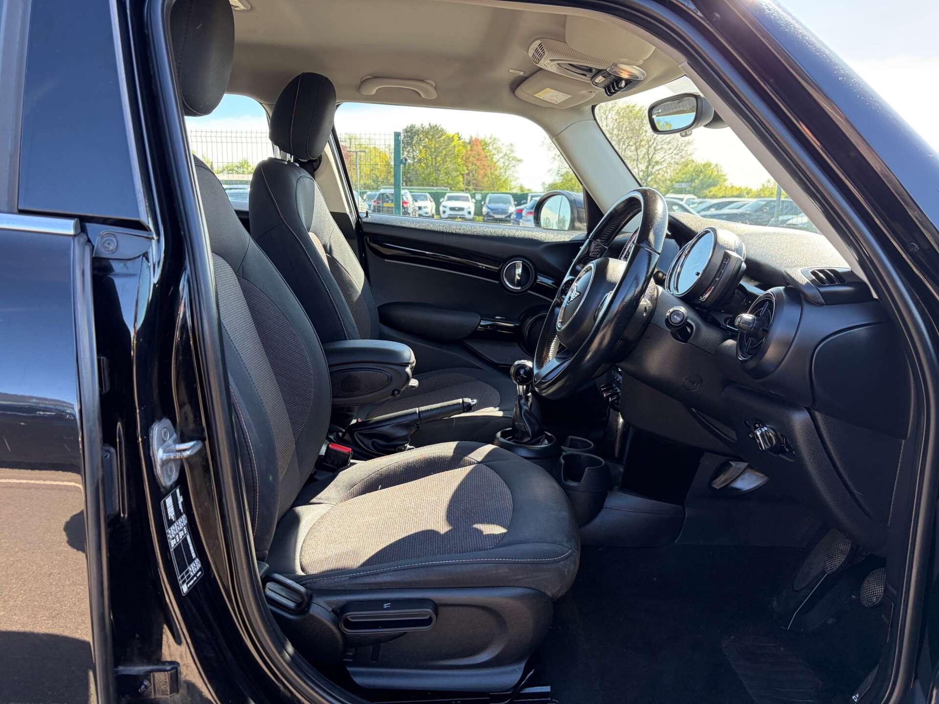 Mini Cooper view 35