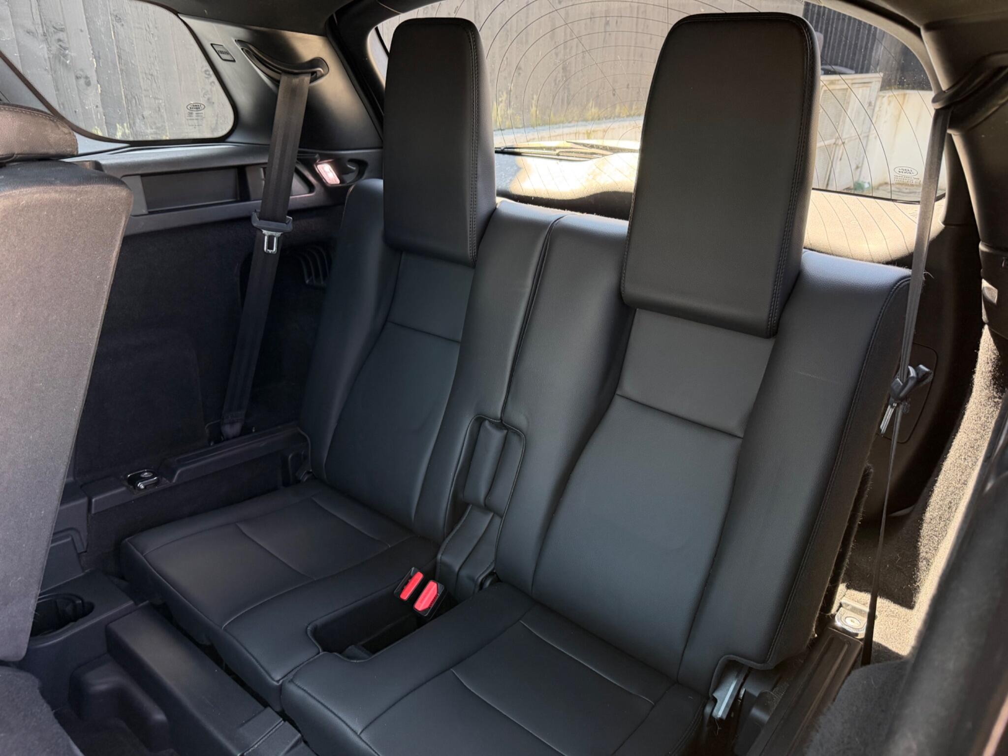 Land Rover Discovery Sport view 15