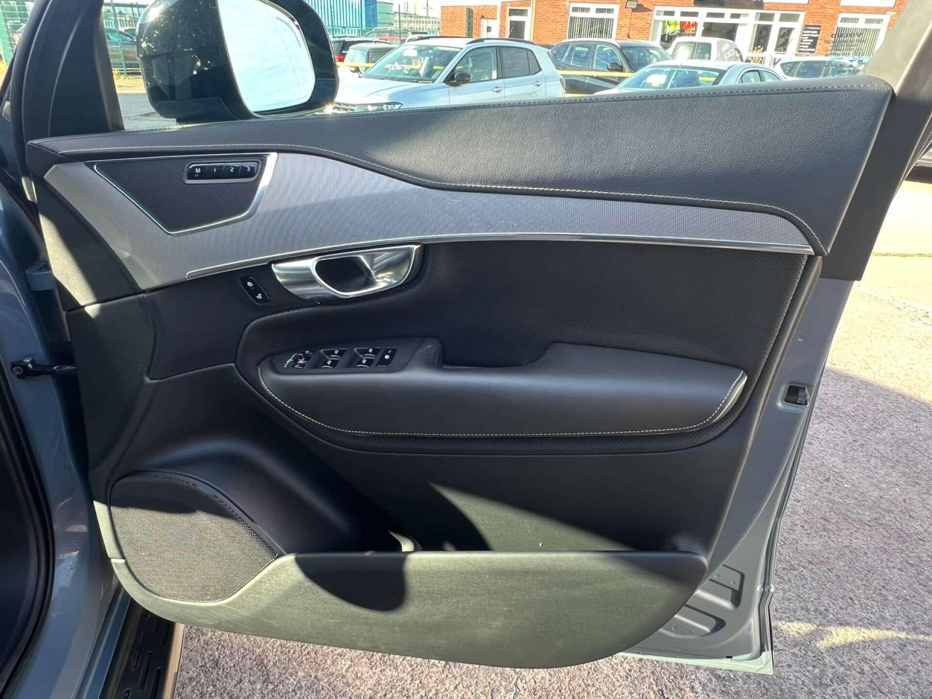 Volvo XC90 view 58