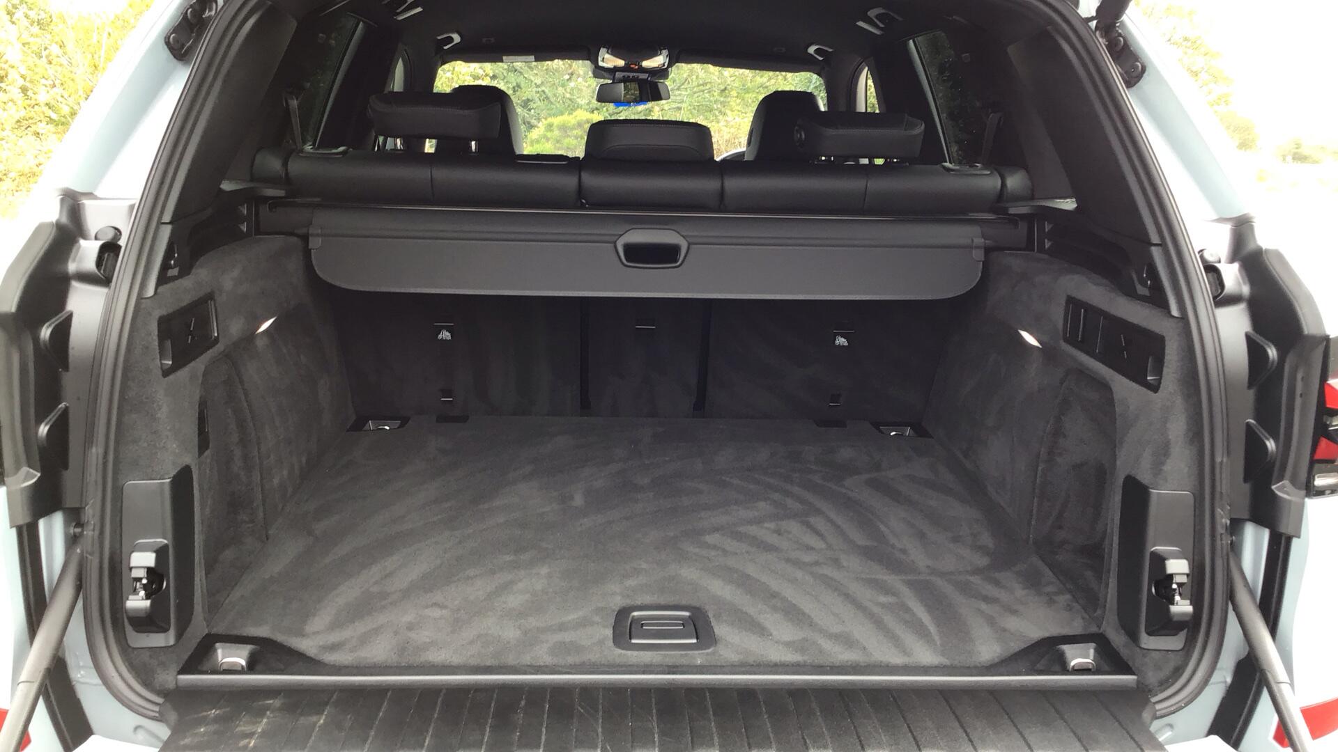 BMW X5 view 13