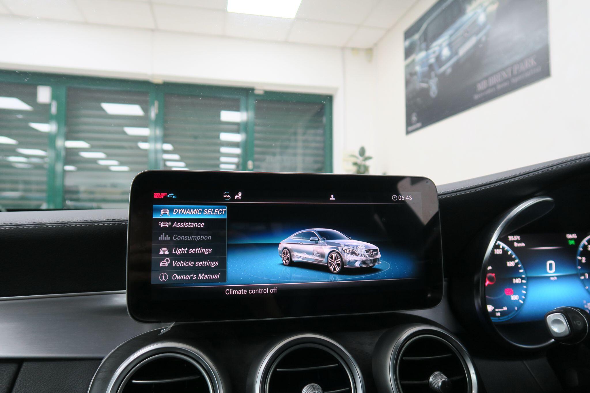 Mercedes-Benz C-Class view 12