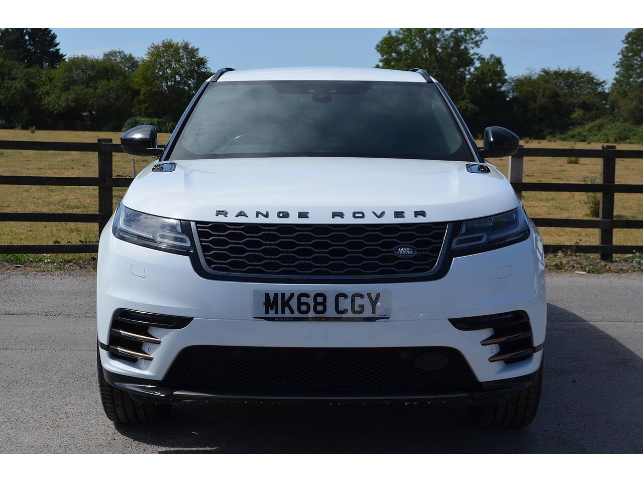 Land Rover Range Rover Velar view 4