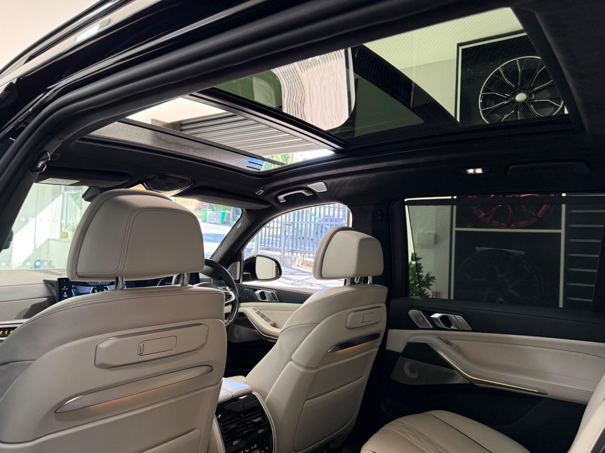 BMW X7 view 56