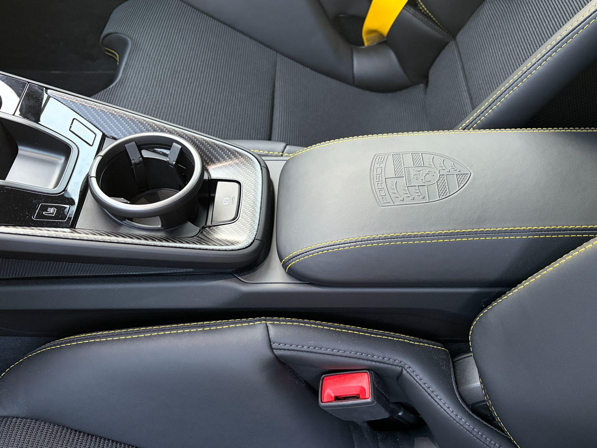 Porsche 911 view 19