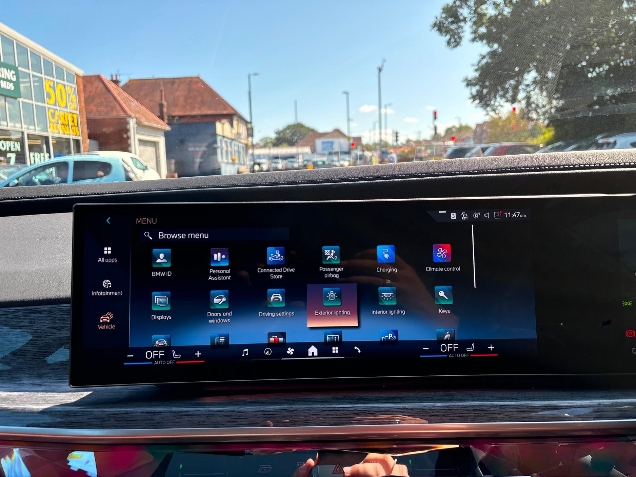 BMW I7 view 14