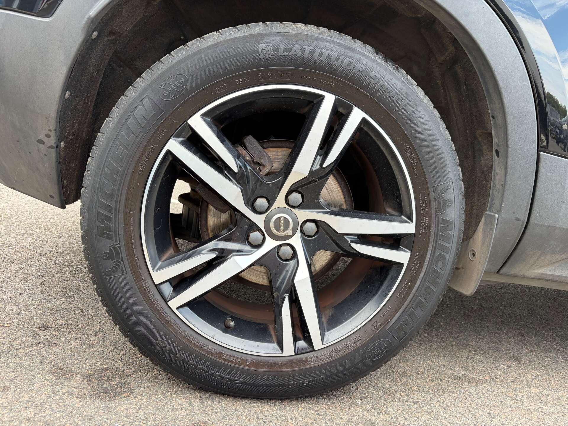 Volvo XC40 view 12