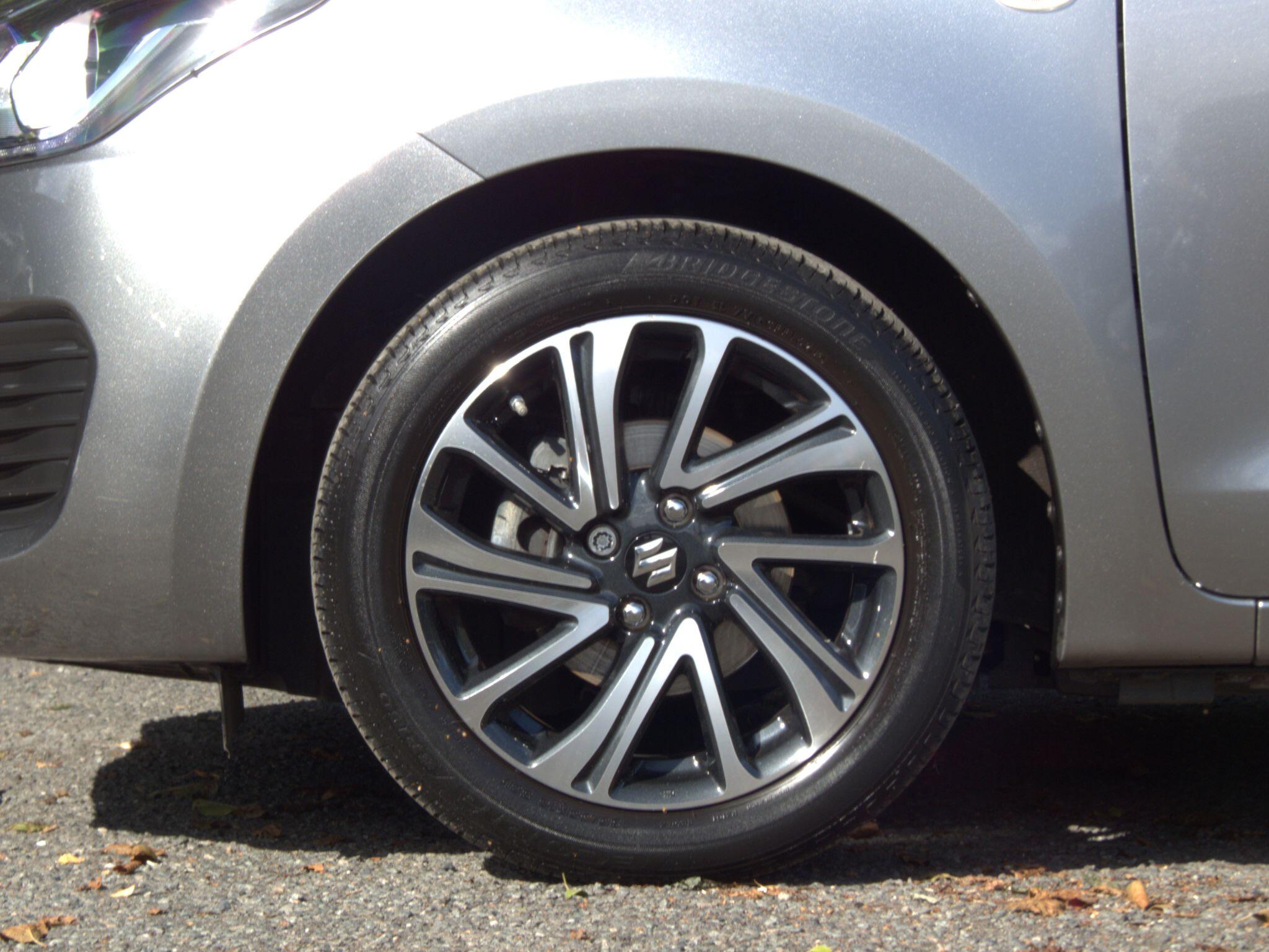 Suzuki Swift view 34