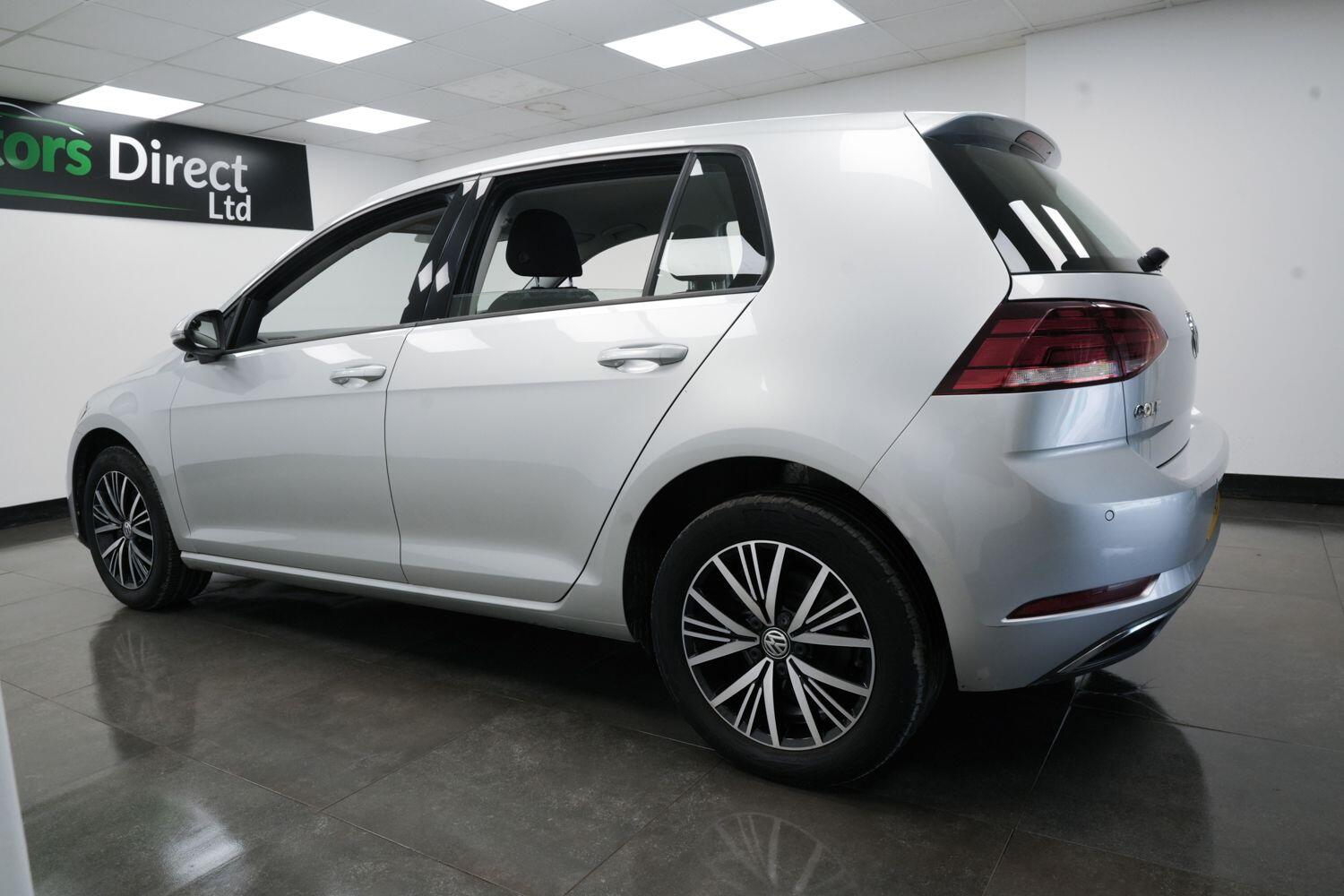 Volkswagen Golf view 2