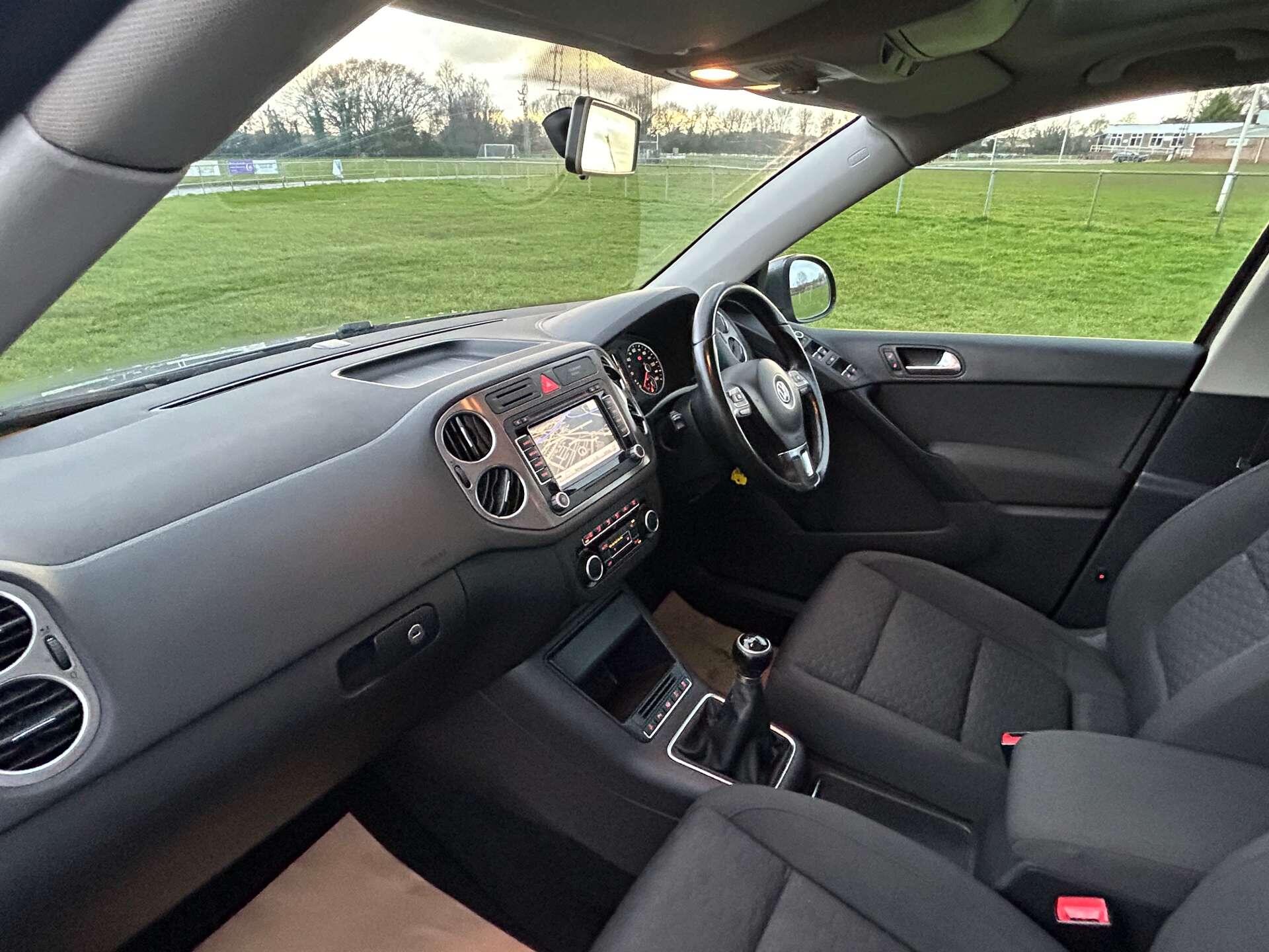 Volkswagen Tiguan view 27