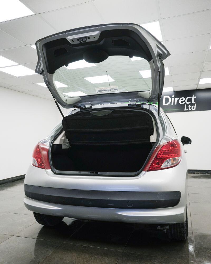 Peugeot 207 view 7