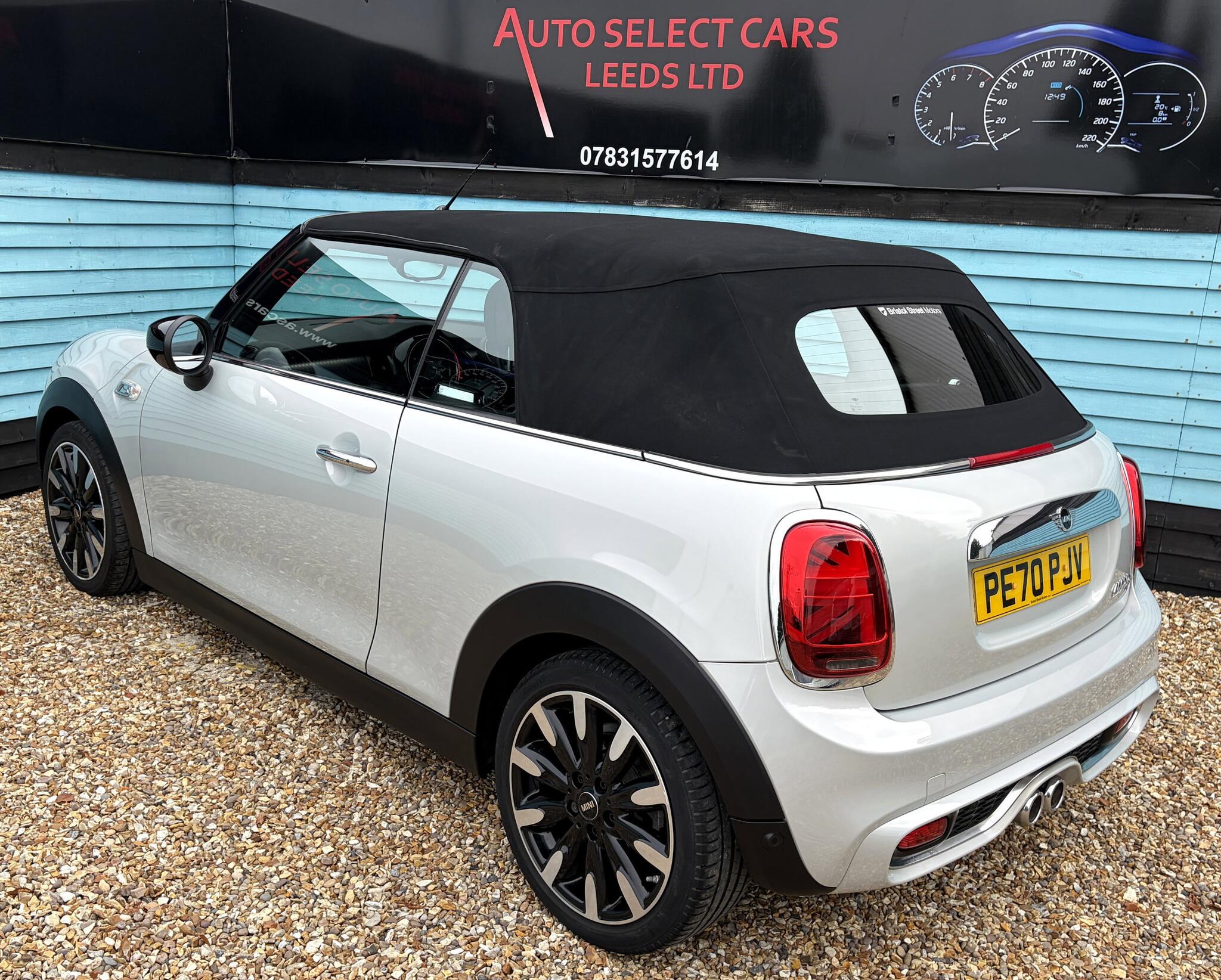 Mini Convertible view 41