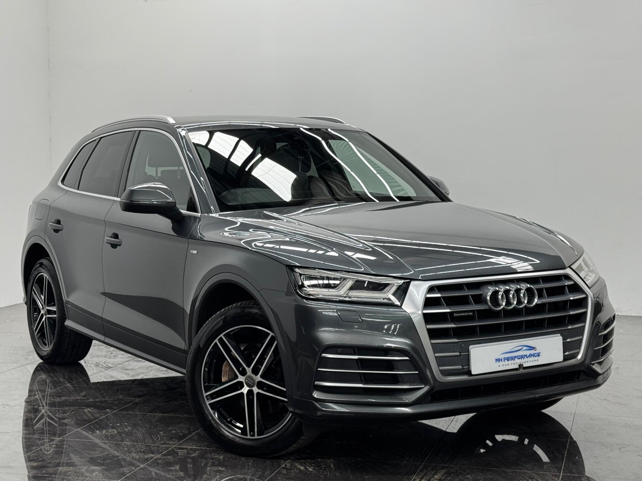 Audi Q5 view 3