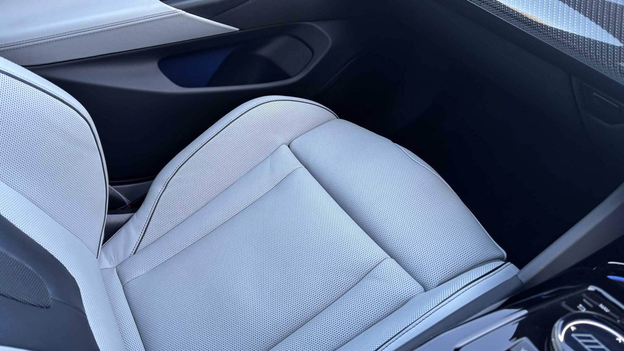 BMW M5 view 24