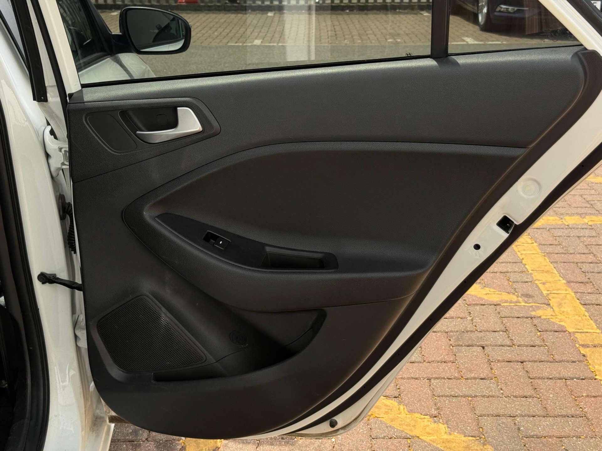Hyundai I20 view 38