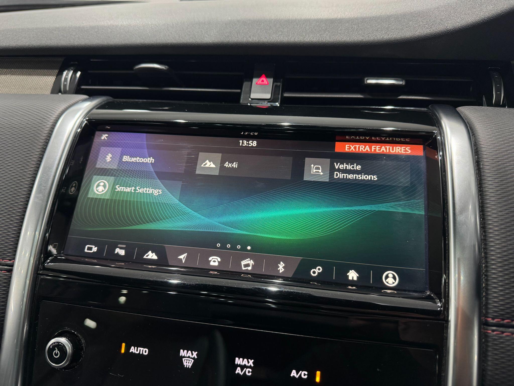 Land Rover Discovery Sport view 40