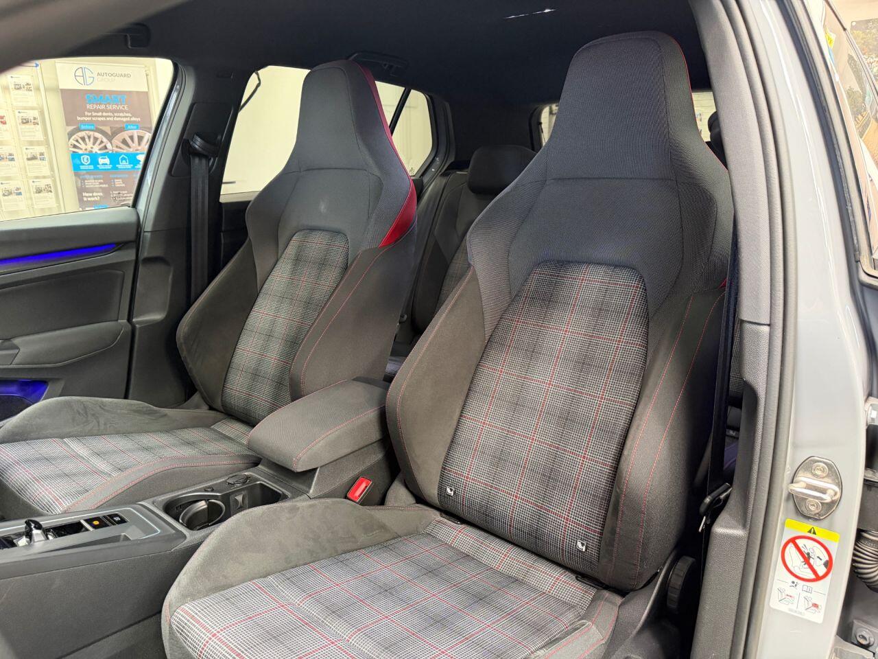 Volkswagen Golf view 17