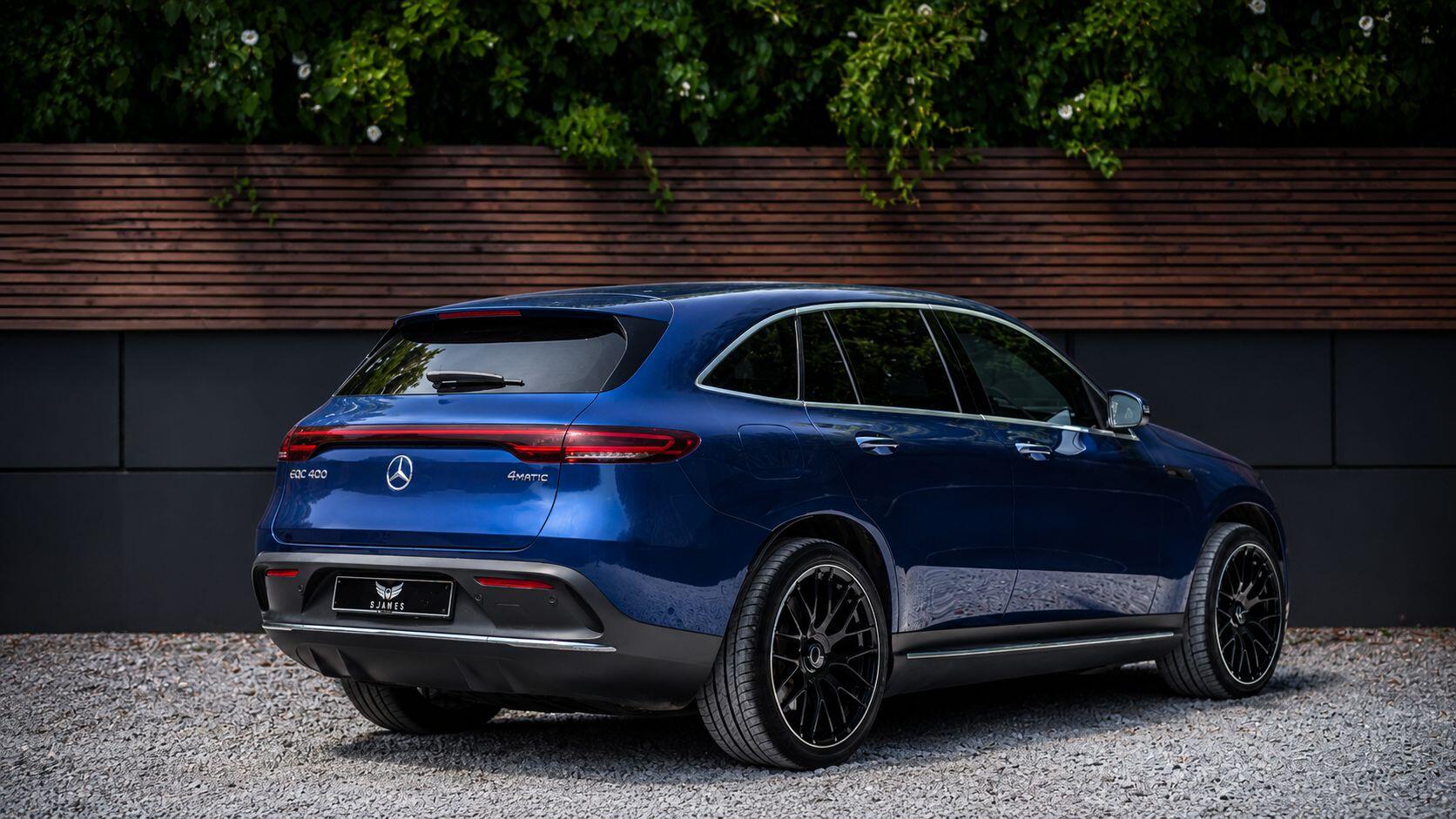 Mercedes-Benz EQC view 6