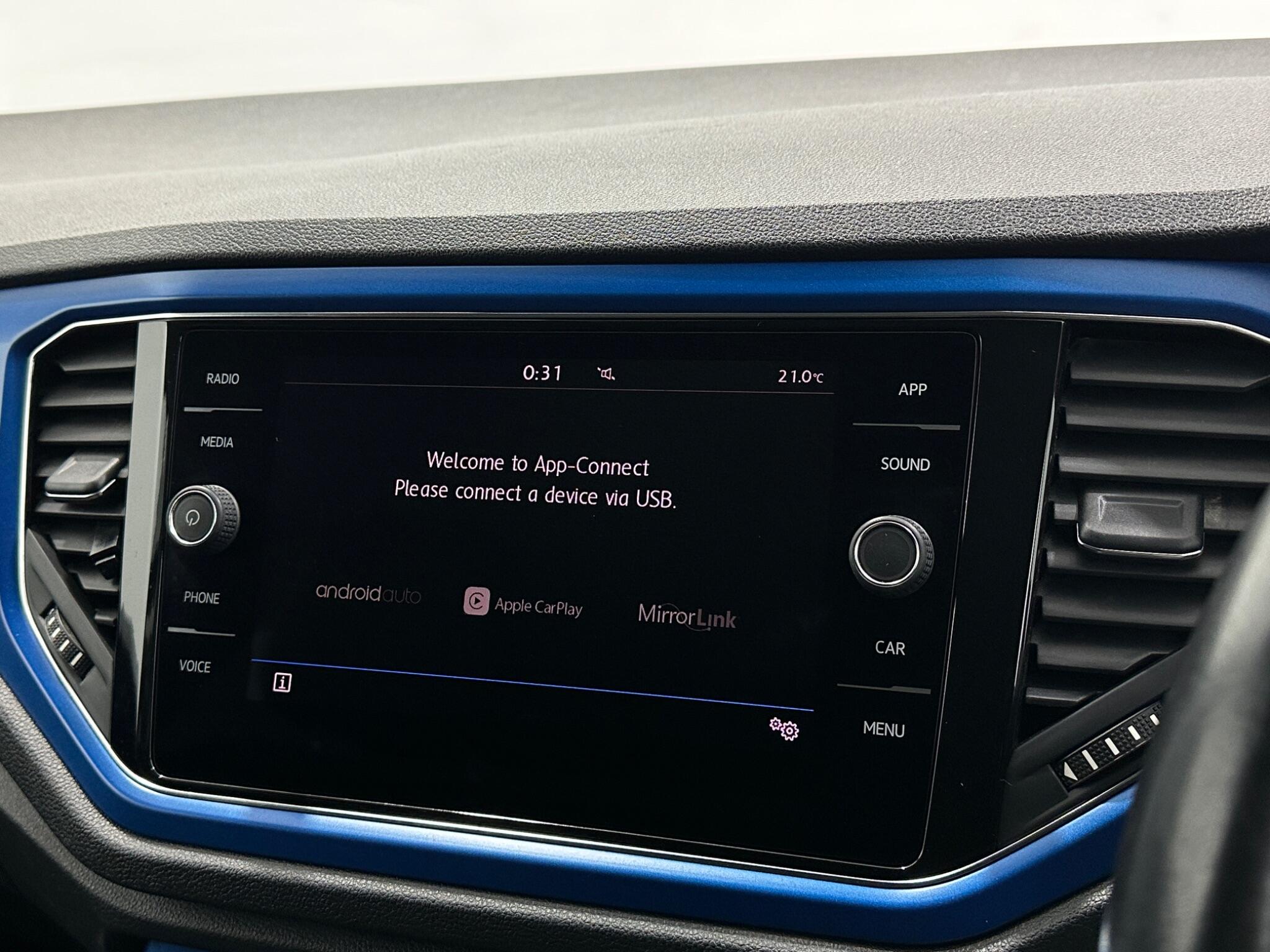 Volkswagen T-Roc view 23