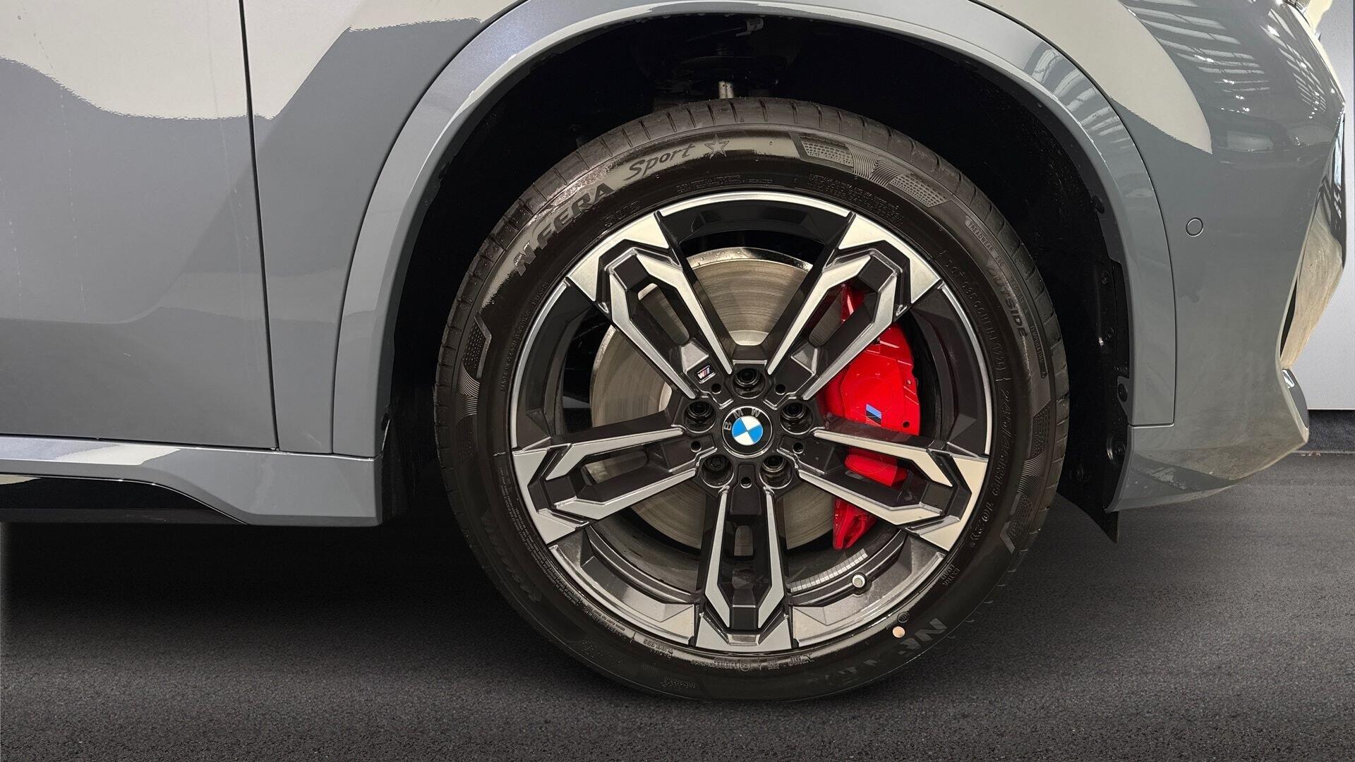 BMW Ix1 view 14