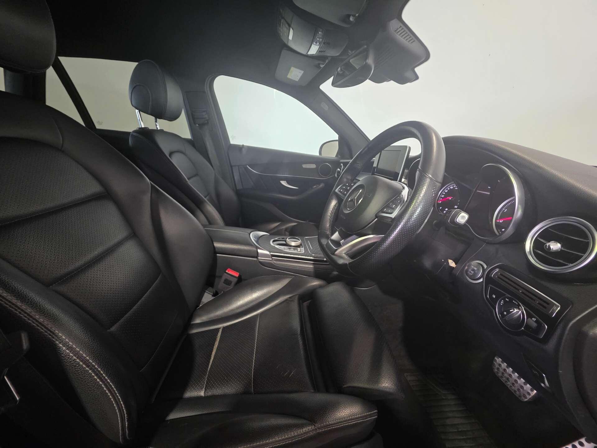 Mercedes-Benz GLC view 11