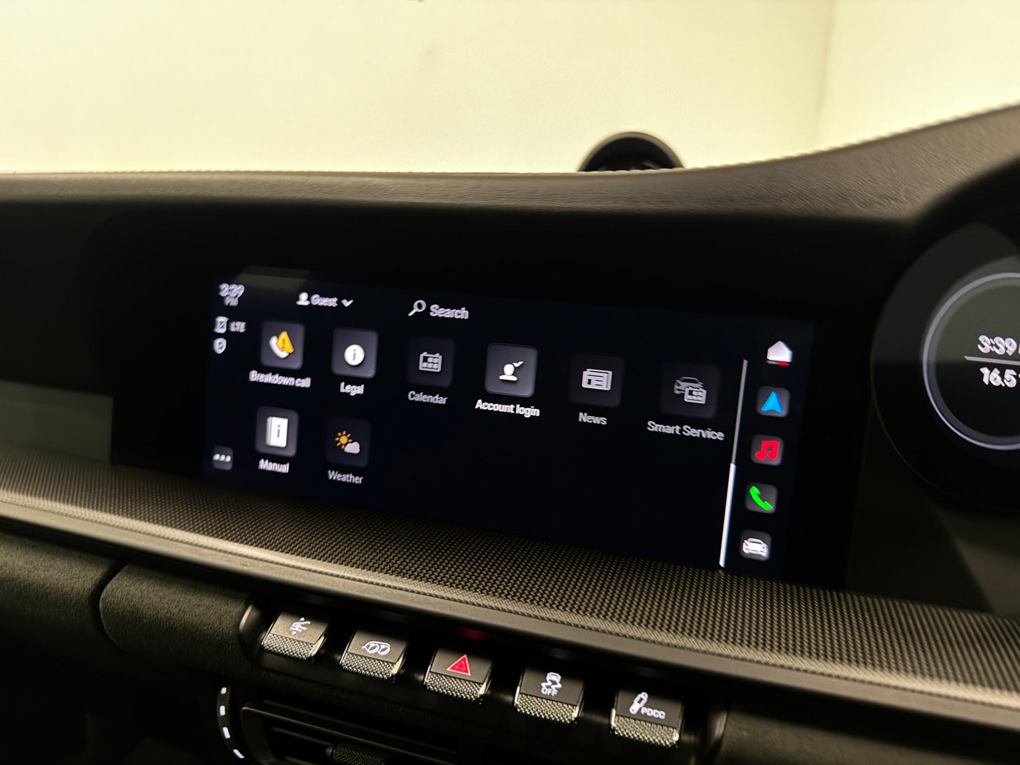 Porsche 911 view 30