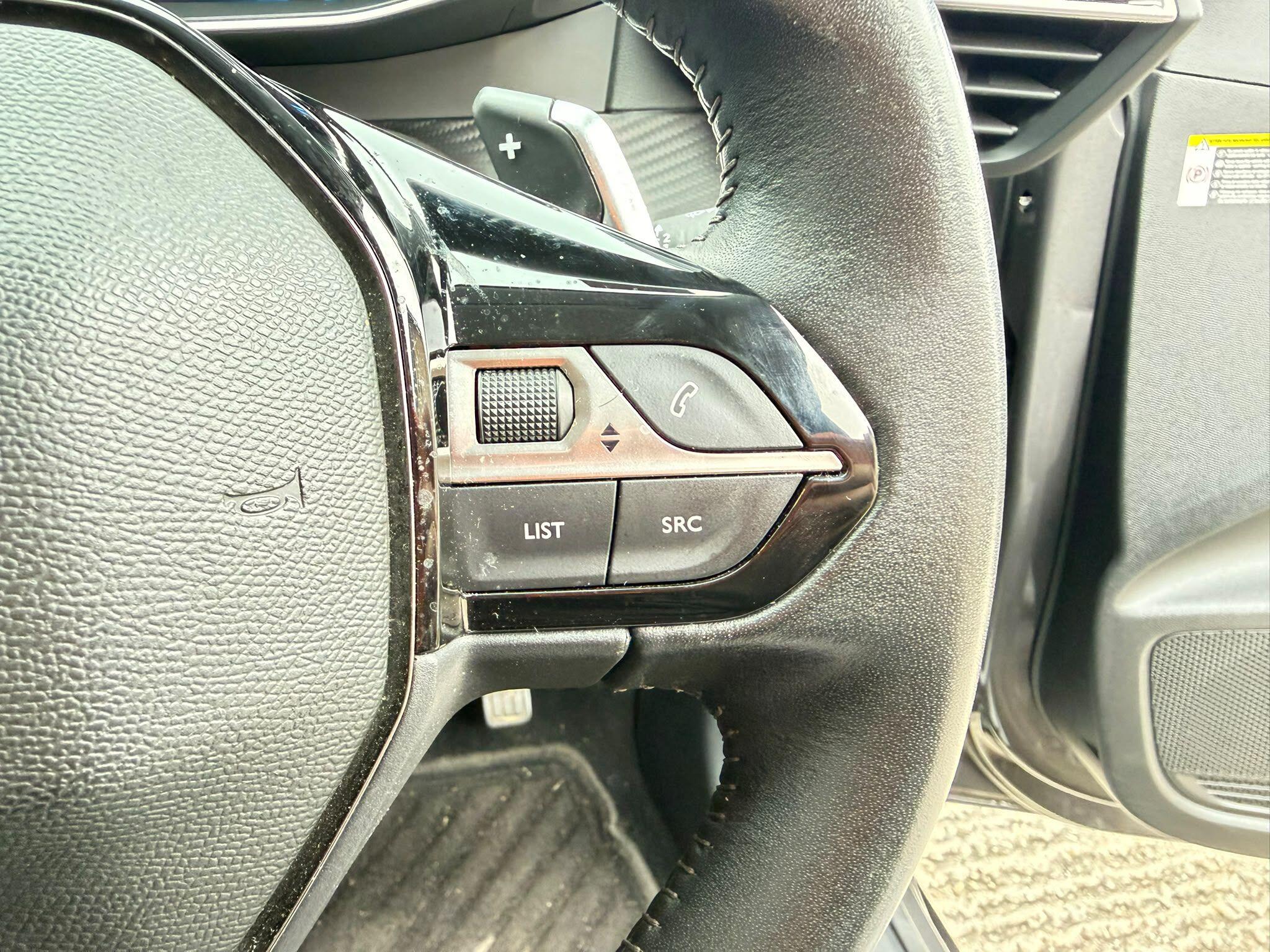 Peugeot 208 view 22