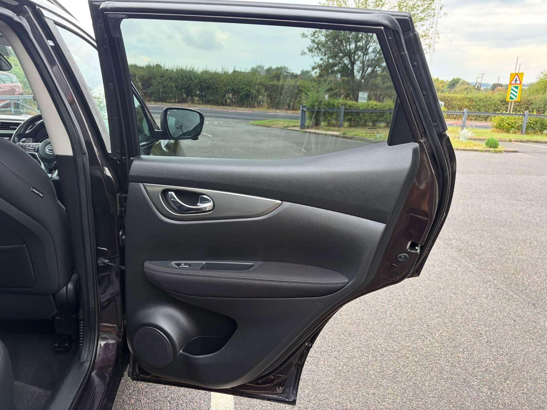 Nissan Qashqai view 25