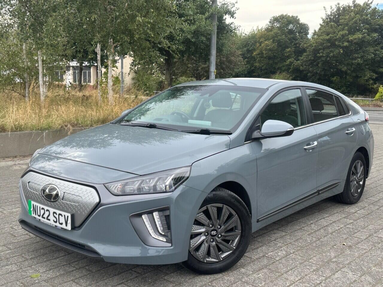 Hyundai Ioniq view 18
